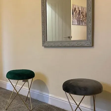 St House - Sleeps 8! Leeds