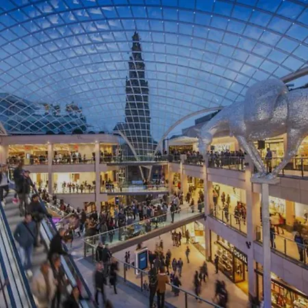 St House - Sleeps 8! *