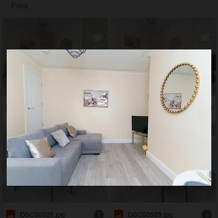 Apartment St House - Sleeps 8! *
